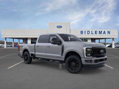 New 2026 Ford F250 Lariat w/ Black Appearance Package image 7