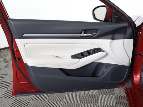 Used 2024 Nissan Altima 2.5 SL image 24