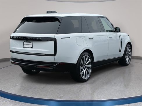 New 2025 Land Rover Range Rover Long Wheelbase SE image 5