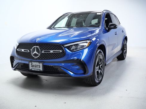 Used 2025 Mercedes-Benz GLC 300 4MATIC image 12