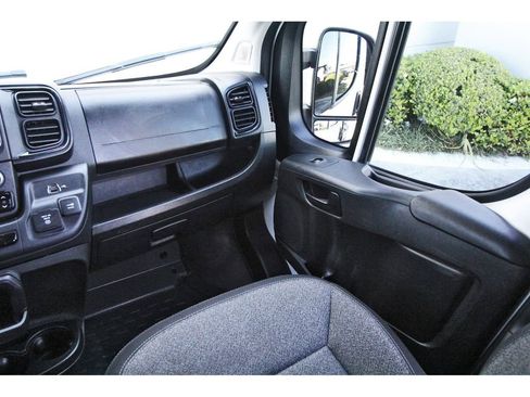 Used 2024 RAM ProMaster 2500 w/ Convenience Group image 10