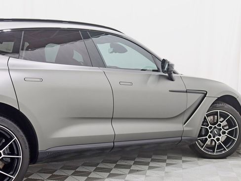 Used 2021 Aston Martin DBX image 11