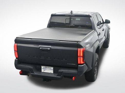 Used 2025 Toyota Tacoma TRD Off-Road w/ TRD Off Road Upgrade Package AWD/4WD image 36
