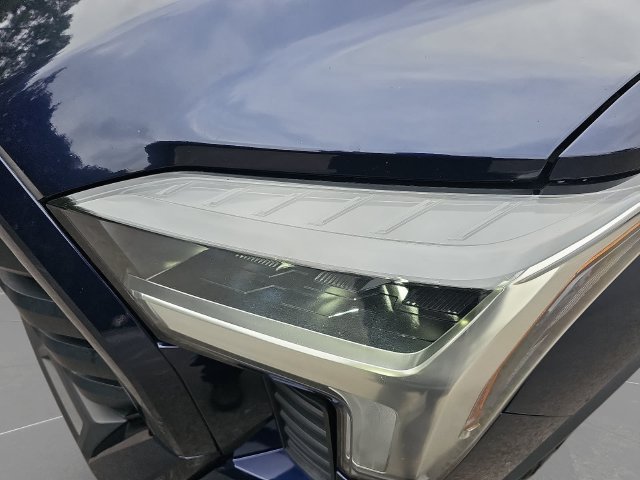 Used 2023 Toyota Tundra SR5 AWD/4WD image 32
