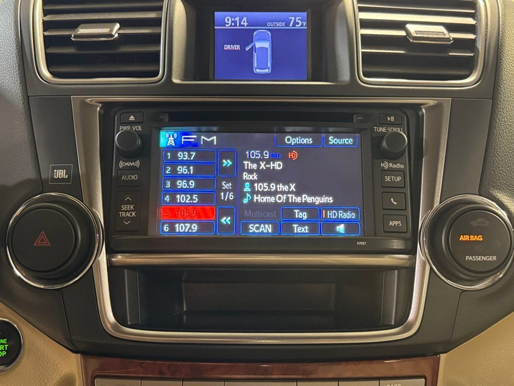 Used 2013 Toyota Highlander Limited AWD/4WD image 19