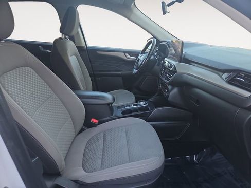 Used 2021 Ford Escape SE w/ SE Sport Appearance Package image 15