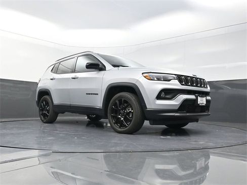New 2026 Jeep Compass Latitude image 17