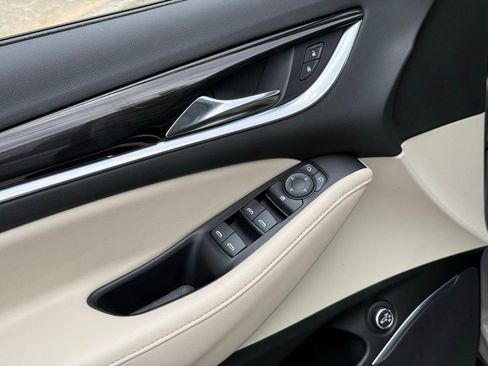 Used 2019 Buick Enclave Essence FWD image 27