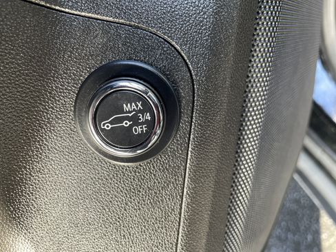 Used 2023 GMC Acadia SLE w/ Driver Convenience Package image 37