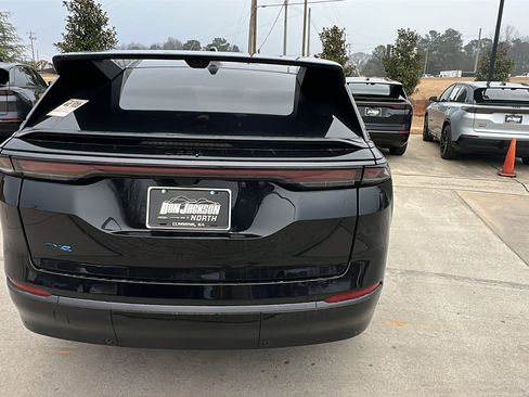 Used 2024 Jeep Wagoneer Launch Edition image 9