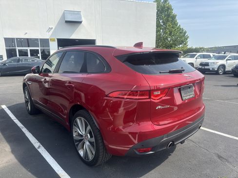 Used 2017 Jaguar F-PACE R-Sport AWD/4WD image 3