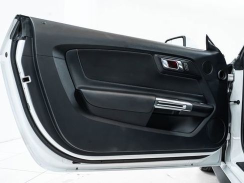 Used 2019 Ford Mustang GT w/ Equipment Group 301A RWD image 18