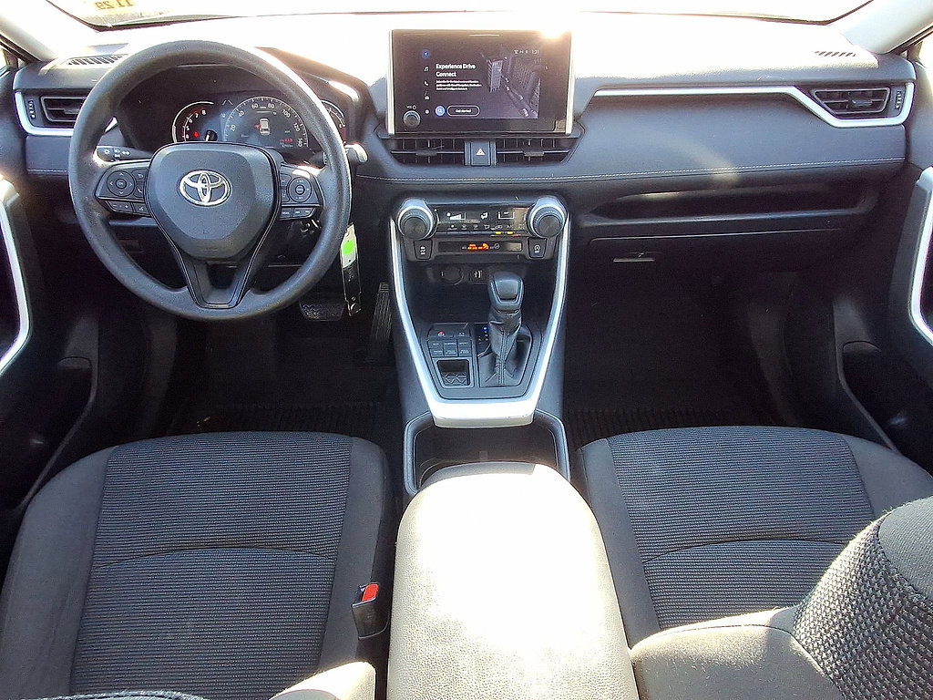 Used 2025 Toyota RAV4 LE AWD/4WD image 10