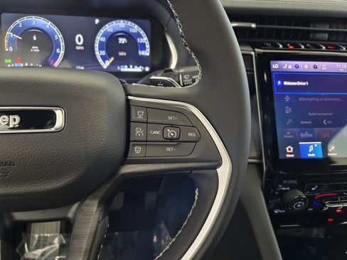 New 2025 Jeep Grand Cherokee L Limited w/ Trailer Tow Package image 15