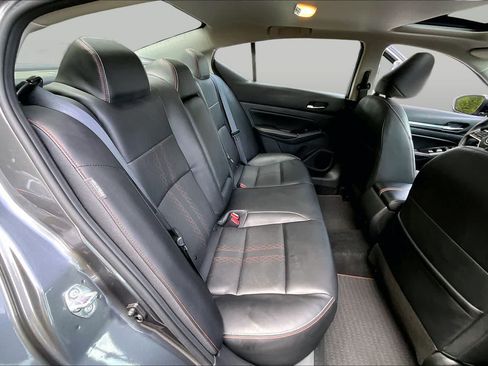 Used 2024 Nissan Altima 2.5 SR w/ SR Premium Package FWD image 19
