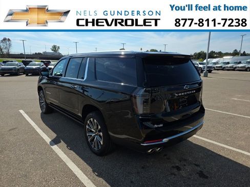 New 2026 Chevrolet Suburban High Country image 5