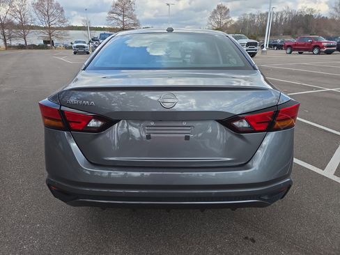 Used 2025 Nissan Altima 2.5 SV image 4