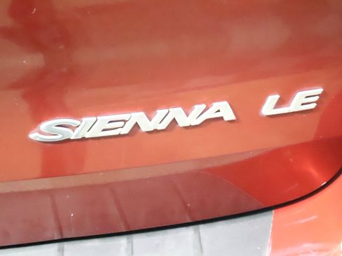 Used 2004 Toyota Sienna LE FWD image 10