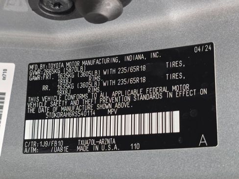 Used 2024 Toyota Highlander LE image 38