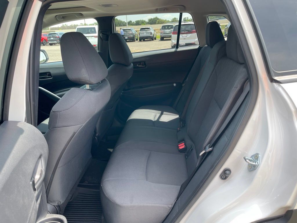 Used 2025 Toyota Corolla Cross LE w/ Moonroof Package FWD image 12