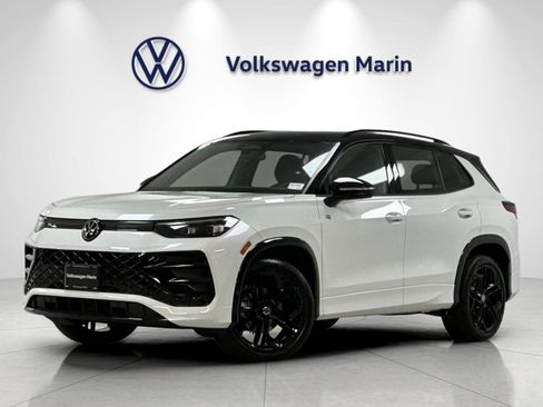New 2026 Volkswagen Tiguan SE R-Line FWD image 1