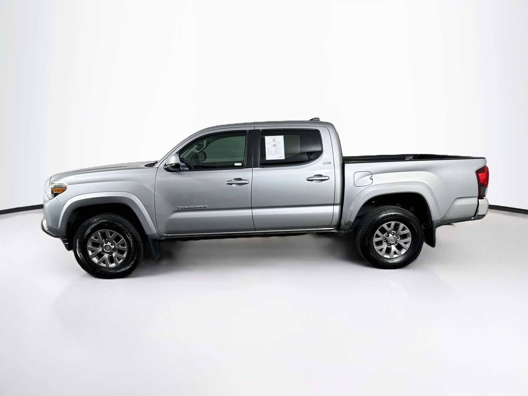 Used 2019 Toyota Tacoma SR5 RWD image 4