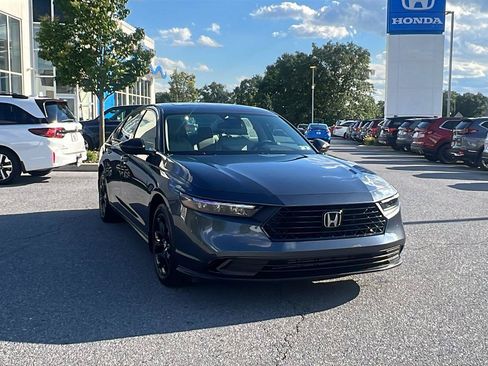 Used 2025 Honda Accord SE image 1