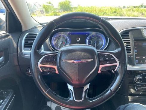 Used 2016 Chrysler 300 Limited image 24