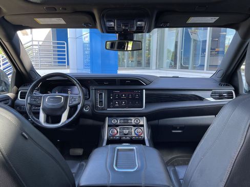 Used 2022 GMC Yukon XL Denali AWD/4WD image 25