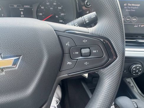 New 2026 Chevrolet Trax LS w/ LS Convenience Package FWD image 17