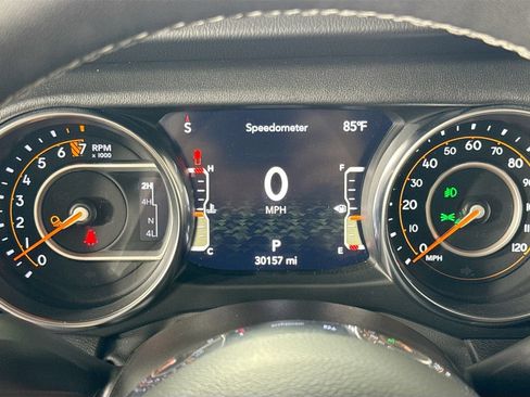 Used 2023 Jeep Gladiator Overland w/ LED Lighting Group AWD/4WD image 12