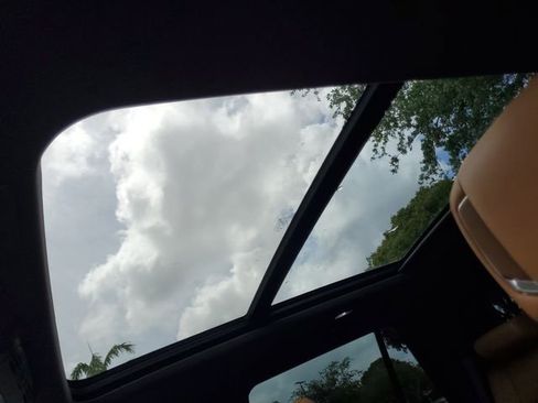 Certified 2025 Cadillac Escalade Premium Luxury image 19