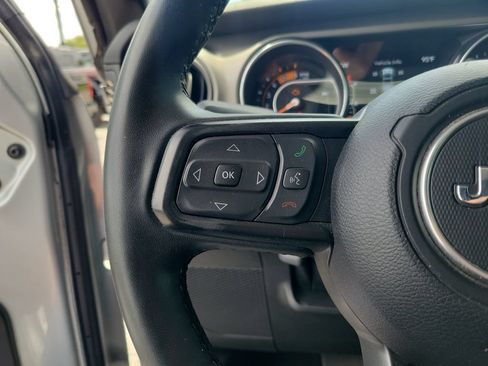 Used 2023 Jeep Gladiator Sport AWD/4WD image 23
