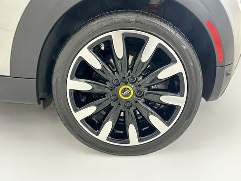 Certified 2024 MINI Cooper SE image 32