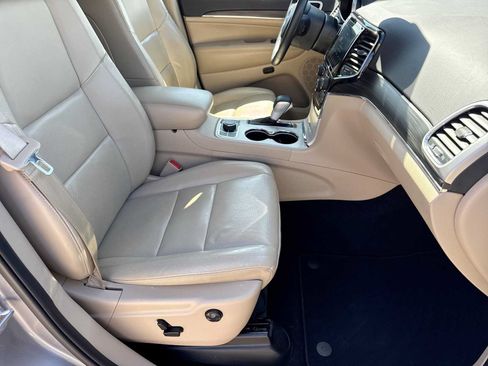 Used 2019 Jeep Grand Cherokee Limited w/ Luxury Group II AWD/4WD image 21