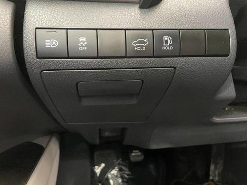 Used 2022 Toyota Camry LE image 39