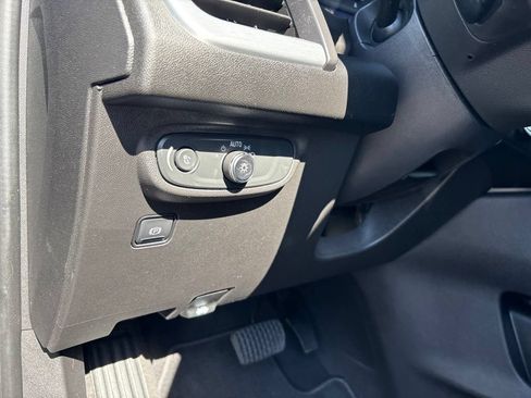 Used 2020 GMC Terrain SLE w/ Driver Convenience Package AWD/4WD image 6