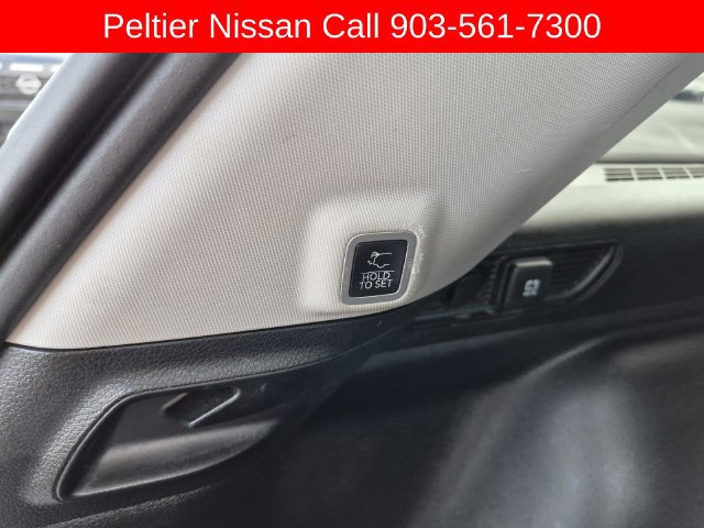 Used 2023 Jeep Grand Cherokee Limited RWD image 10