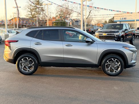 New 2026 Chevrolet Trax LT image 4