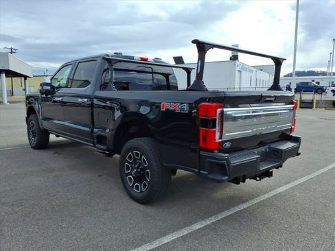 Used 2024 Ford F250 Platinum w/ FX4 Off-Road Package image 5