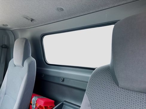Used 2019 Isuzu NQR RWD image 37