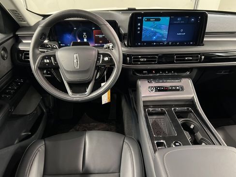 New 2026 Lincoln Aviator AWD image 8