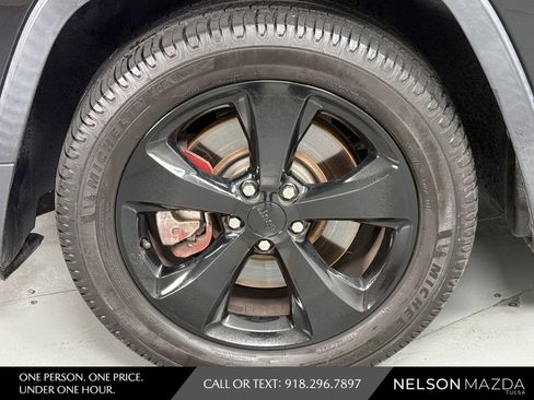 Used 2017 Jeep Cherokee Sport FWD image 10