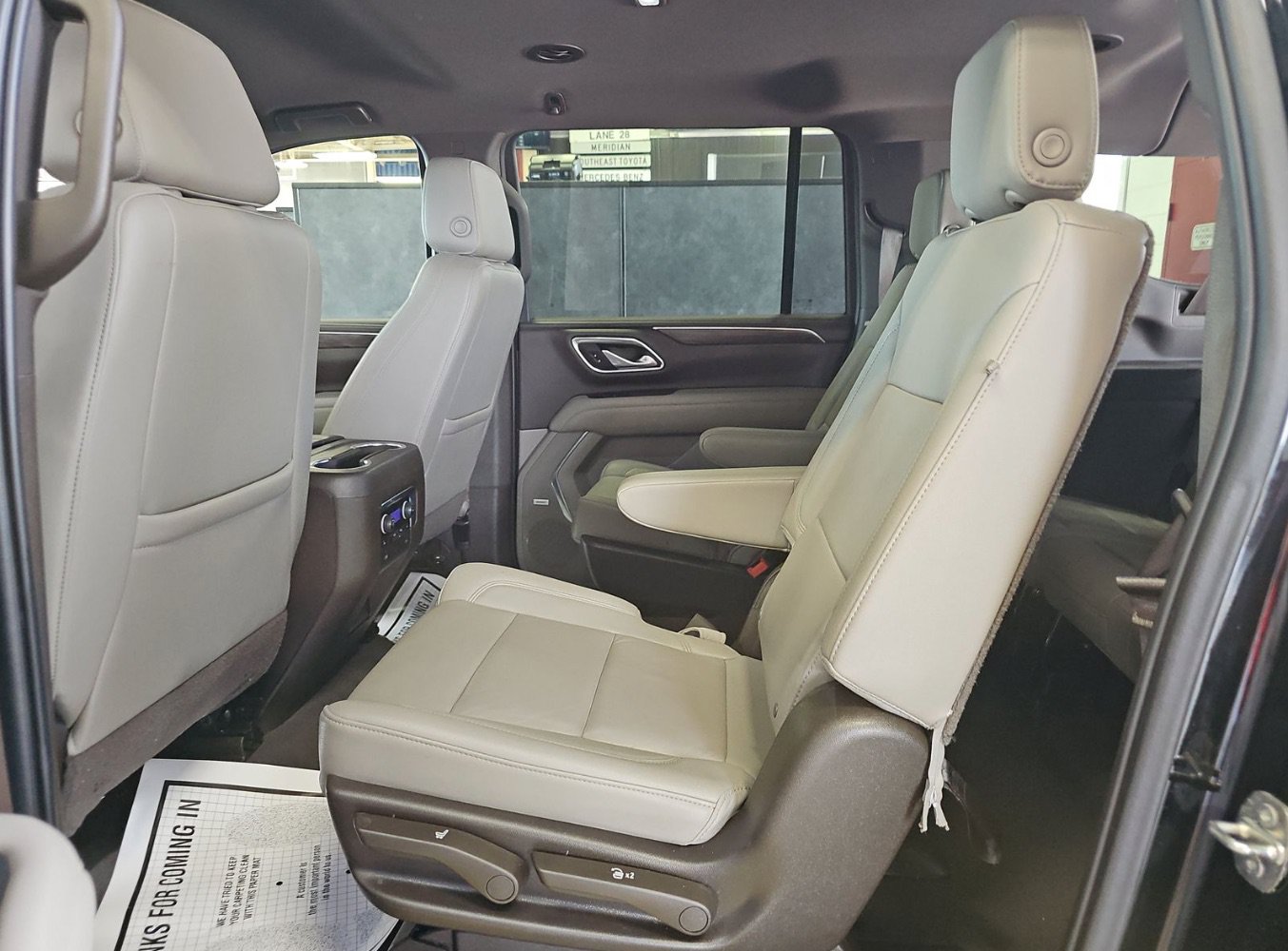 Used 2021 Chevrolet Suburban Z71 w/ Z71 Off-Road Package AWD/4WD image 8
