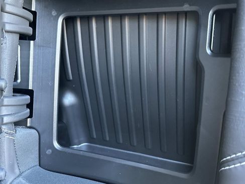 Used 2024 GMC Sierra 2500 AT4X image 31