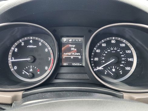 Used 2017 Hyundai Santa Fe Sport image 10