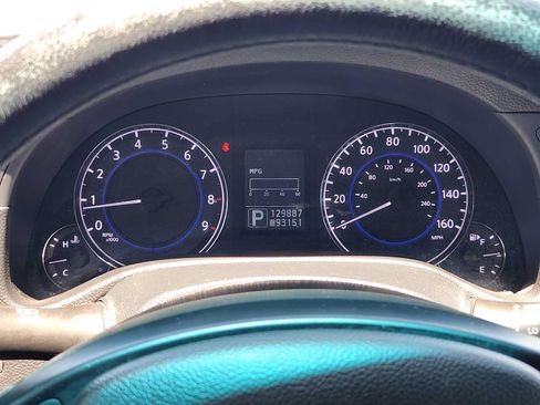 Used 2015 INFINITI Q40 w/ Moonroof Package RWD image 16