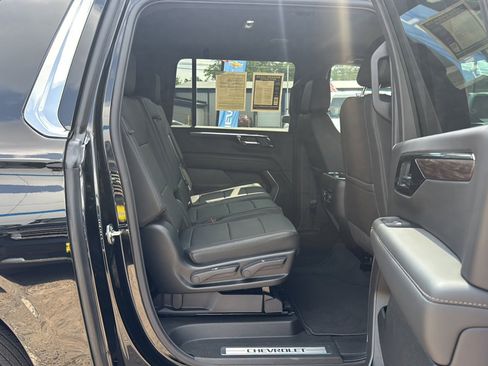 Used 2026 Chevrolet Suburban LT AWD/4WD image 20