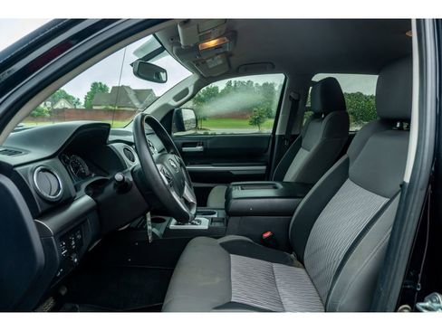 Used 2017 Toyota Tundra SR5 w/ SR5 Upgrade Package AWD/4WD image 12