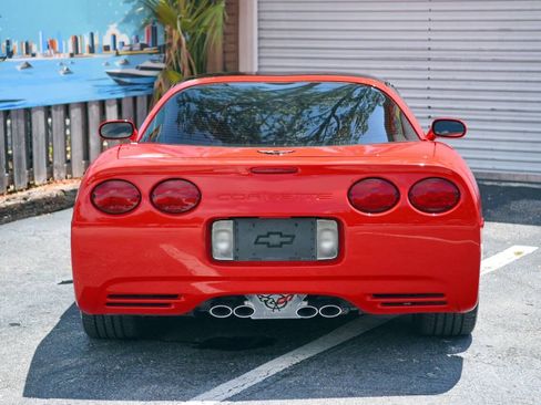 Used 2004 Chevrolet Corvette Coupe w/ Roof Package RWD image 27